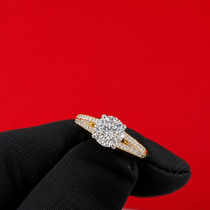 Bague de fiançailles classique en or avec diamant de laboratoire taille brillant, design de choix, populaire et luxueuse, achat direct fournisseur - Product Image 1