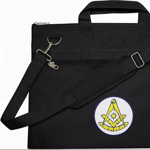 Sac fourre-tout noir imprimé Maître Maçon, léger et résistant à l'eau, avec poignée et bandoulière |   Sacs et étuis francs-maçons - Product Image 1