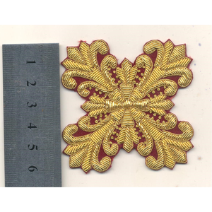 Badge de blazer de luxe en tissu à motif de feuille, brodé à la main en fil d'or écologique, avec applique florale 3D à coudre sur vêtement - Product Image 1