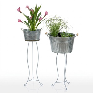 Juego de 3 Macetas de Metal Galvanizado con Soportes de Hierro Negro, Acabado Desgastado, Decoración Moderna para Jardín de Estilo Rústico al Mejor Precio - Product Image 5