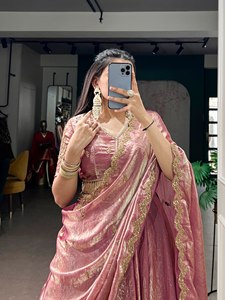 TENNYC Lehenga Choli pour femme avec dentelle dorée, sequins en soie et broderie filée, longueur cheville, tenue de soirée, ceinture de mariage - Product Image 6