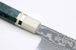 Cuchillo de Cocina Octagonal Personalizado, Hecho a Mano, de Acero de Damasco, con Resina Azul Octogonal - Product Image 2