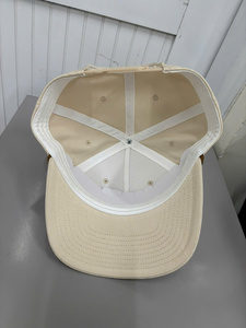 Gorra de Béisbol Estructurada de 5 Paneles para Adultos con Visera Precurvada y Logotipo Ajustable, con Cuerda, Fabricada en Vietnam, Deportiva y Moderna - Product Image 4