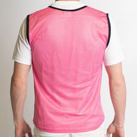 Maillot d'entraînement de football en maille respirante rose fluo imprimé sur mesure avec logo personnalisé - Vêtements d'équipe d'été directement de l'usine de Sialkot