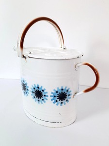 Arroseur de plantes en métal blanc pour un jardinage écologique, favorisant des soins durables des plantes en réutilisant et arrosant efficacement - Product Image 5