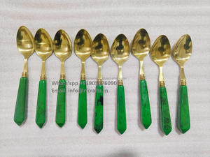 Juego de cubiertos dorados con mango de resina, cucharas de cena de acero inoxidable, tenedores de postre, reposapiés, pinzas para ollas para uso doméstico - Product Image 5