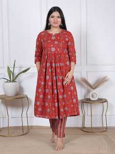 Ensemble coordonné tendance imprimé floral rouge de qualité supérieure, robe décontractée style Kurti avec pantalon rayé pour femme, tenue ethnique quotidienne d'été - Product Image 1