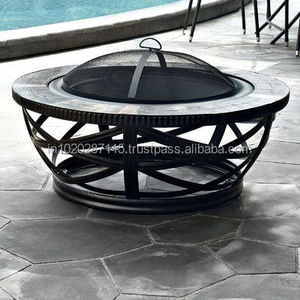 Foyer en fer de style ferme rustique idéal pour la décoration de jardin ajoutant chaleur et beauté traditionnelles à la vie en plein air - Product Image 5