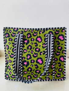 Bolso Tote Acolchado de Algodón, Bolso de Compras Hecho a Mano en India con Cierre de Cremallera para Mujer, para la Playa y Uso Diario - Product Image 3