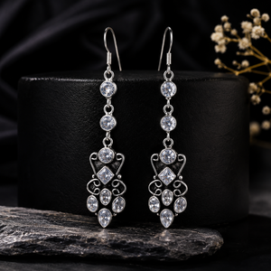 Boucles d'oreilles pendantes longues en argent oxydé avec zircon, directement de l'usine, pour mariage |   Boucles d'oreilles pendantes tendance en gros - Product Image 4