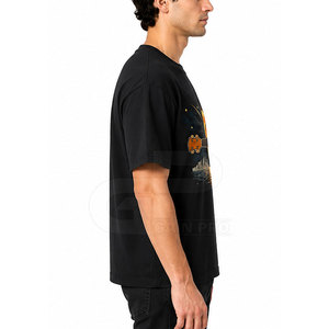 Camiseta de Algodón con Estampado Reflectante para Hombre, Estilo Urbano y Moderno, Diseñada para Comodidad y Moda - Product Image 5