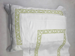 Taies d'oreiller brodées à la main de style européen luxueux artisanat de couture et de couture accepte les commandes en gros nouveau - Product Image 6