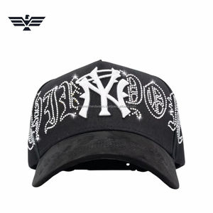 Casquette de baseball personnalisée blanche et rouge, broderie 3D, 6 panneaux, fermeture snapback |   Casquette de sport unisexe réglable pour équipe |   Premium Respirant pour Adultes - Product Image 1