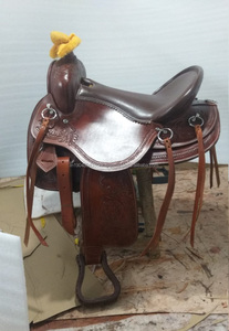 100% cuir Original conception personnalisée léger équitation Western fait à la main plaisir Trail selle d'équitation avec ensemble de punaises - Product Image 2