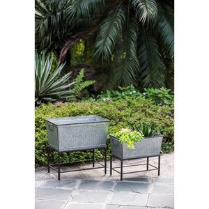 Juego de 2 Macetas Metálicas Rústicas Zale con Soportes - Incluye Macetas Grandes de 20x12x19.5" y Pequeñas de 16.5x9.5x14.5" - Product Image 6