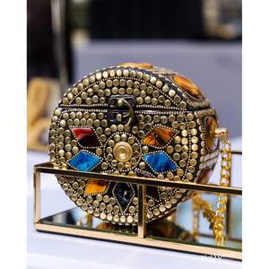 Pochette vintage haut de gamme en alliage pour femme, accessoires de mode en cristal avec un look premium - Product Image 3