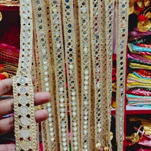 Écharpe de bienvenue de mariage faite à la main avec pompons en soie Resham pour invités, cadeau de cérémonie traditionnelle, étole, foulard ethnique - Product Image 2