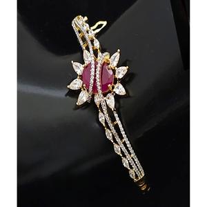 Pulseras de Diseño con Acabado Dorado y Blanco, Abribles, para Mujeres y Niñas, Colección para Bodas o Fiestas - Product Image 1