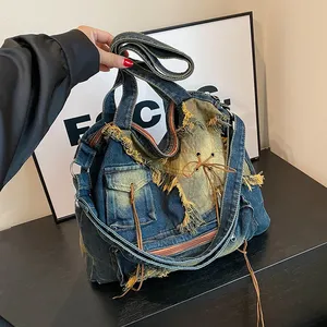 Bolso de hombro de mezclilla Y2k para mujer, bolso de mensajero vintage lavado y desgastado, bolso de mano de gran capacidad para mujer - Product Image 1