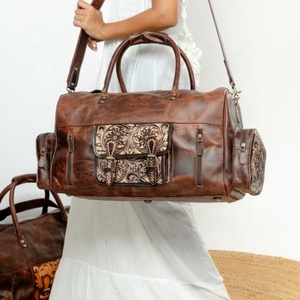 OEM Sac de voyage personnalisé de grande capacité Sacs polochons à bandoulière portables multifonctions Sac polochon en cuir de vache véritable de haute qualité - Product Image 2