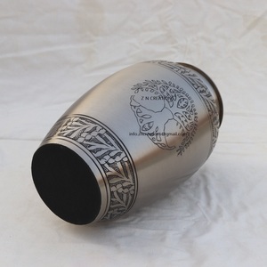 Trending Classic Aluminium Metal Modern Adult Banyan Tree Engraved Cremation Urns for Human Ashes 220 Cubic Inches Capacity - Product Image 6