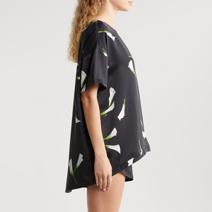 Ensemble de vêtements de nuit en soie satinée pour femmes avec impression par sublimation personnalisée, 2 pièces, robe de nuit mini confortable pour femmes, robe 100% soie, vêtements de nuit - Product Image 2