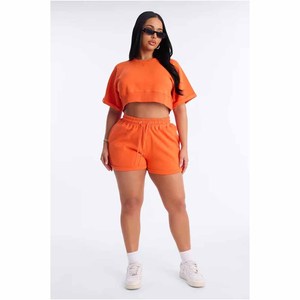 Vente Chaude Sweat-shirt à manches longues tricoté uni ample à col rond pour femme, style streetwear, coupe courte, vente en gros - Product Image 3