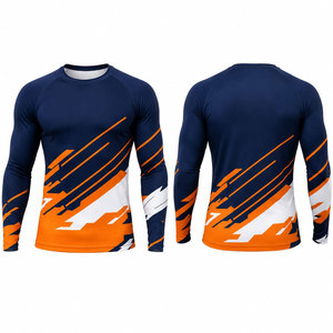 T-shirt de compression personnalisé OEM pour homme – Vêtement de course à séchage rapide, respirant, pour l'entraînement sportif et la gym (couche de base) - Product Image 1