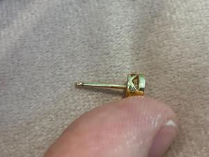 Boucles d'oreilles minimalistes en or 14 carats avec diamants de laboratoire ronds de 1,00 carat, cadeau d'anniversaire, bijoux de mariage et de remise de diplôme - Product Image 4