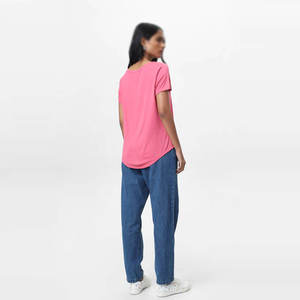 Camiseta Corta Oversize de Algodón Suave 180GSM al por Mayor para Mujer, Camisetas Básicas Lisas con Estampado Personalizado de Alta Calidad - Product Image 3