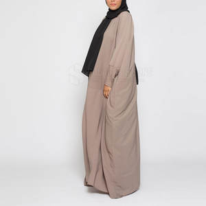 Abaya Premium para Mujer con Detalles Bordados y Diseño Cómodo y Relajado, Abaya de Lujo para Mujer - Product Image 3