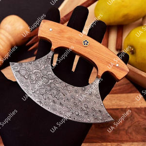 Cuchillo de Chef Alskan Ulu de Acero Damasco Forjado a Mano con Diseño de Gota de Lluvia, Mango de Madera de Olivo, Funda de Cuero Ambidestra, Diseño Moderno, OEM - Product Image 3