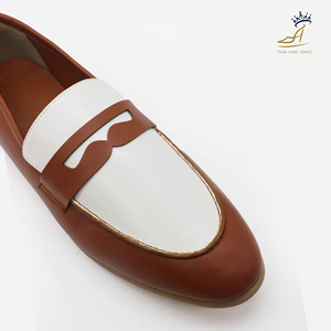 Mocasines Fáciles de Poner, Zapatos de Mezclilla con Tacón Cuadrado a la Moda, Ligeros, Fabricante OEM/ODM de Vietnam - Product Image 4