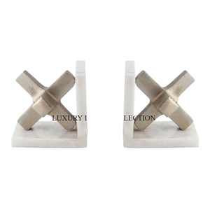 Sujetalibros Encantadores de Estilo Rústico en Mármol y Metal con Acabado Envejecido que Complementa la Decoración Rústica y las Colecciones de Libros - Product Image 1