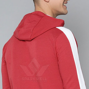 เสื้อฮู้ดผู้ชายสีแดง แขนเสื้อสีขาวลายทาง มีกระเป๋าหน้า สไตล์สตรีทแวร์ลำลองสำหรับฤดูหนาว ทรงปกติ ผ้าถักจากฝ้าย แห้งเร็ว - Product Image 5