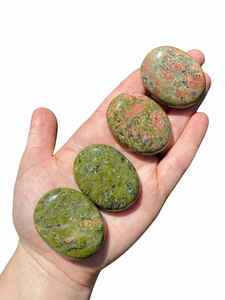 Venta al por mayor Unakite Palmstone tallado piedra semipreciosa para bolsillo Reiki meditación Feng Shui estilo bolsillo curación - Product Image 3