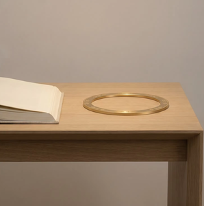 Modern Brass Tabletop Vase Shape Paper Weight Handicraft <b>Desk</b> <b>Accessory</b> Single-piece Package Lighted Design Style - Product Image 3