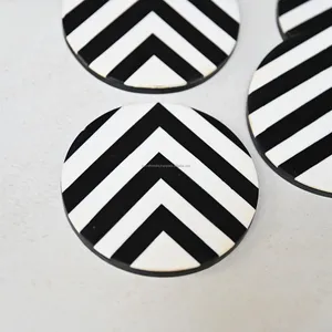 Posavasos de Poliresina Elegantes de Primera Calidad, en Paquete al por Mayor, Alfombrillas Decorativas y Protectores Térmicos para Bebidas, en Blanco y Negro - Product Image 3