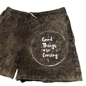 Pantalones cortos de algodón de corte casual para hombre ligeros y suaves con cintura elástica y bolsillos diseñados para la comodidad diaria o los viajes - Product Image 2