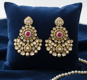 Ensemble de boucles d'oreilles fantaisie en or plaqué or, perles et pierres Kundan traditionnelles indiennes, pour femmes et filles, vente en gros. - Product Image 3