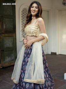 Proveedor de conjuntos de Lehenga-Choli y Dupatta de la mejor tela de seda artística con estampado floral digital y trabajo Gota Patti para festivales, de Surat. - Product Image 3