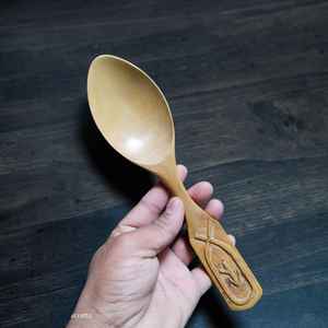 Cuchara de Servir de Madera de Acacia de Lujo Hecha a Mano con Mango de Resina, Utensilio de Cocina Ecológico para Fiestas a Buen Precio - Product Image 1