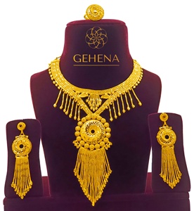 5gm – magnifique collier plaqué or 24K avec boucles d'oreilles et bague pour femme, cadeau de fiançailles - Product Image 1