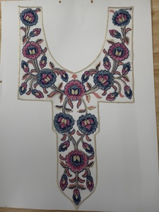 Tissu de broderie en dentelle de miel de qualité supérieure à coudre pour le col, idéal pour les Kurtis, les Sarees et les robes, avec un travail de broderie lourd, patch décoratif pour le col, pour femmes - Product Image 3