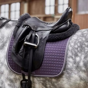 Tapis de selle équestre en cuir les plus vendus avec doublure en tissu, haute qualité, personnalisables, prix bas, fabriqués en usine au Pakistan - Product Image 5