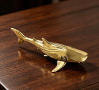 Ornements d'art électroplaqués en laiton en forme de requin, qualité fiable, directement de l'usine, décoration de voiture, cadeau animal 3D