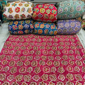 Tissu crêpe naturel HONEY LACE de haute qualité, non tissé, tricoté chaîne, poids moyen, polyester/nylon/métallique, avec motifs floraux/perles, pour mariage - Product Image 1