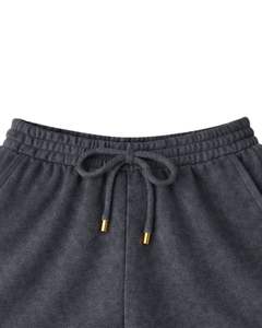 Ensemble décontracté deux pièces pour femme : débardeur court côtelé et short à cordon de serrage gris anthracite avec broderie cœur et marguerite - Product Image 4