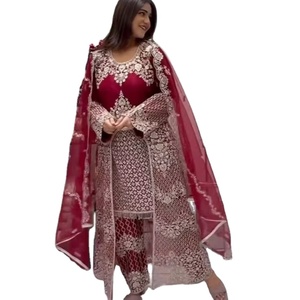 Robe en soie exclusive à la mode moderne Mariage Festive Party Wear Costume populaire Salwar au tarif de gros Elegant Kameez - Product Image 1