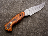 Couteau Bowie à lame fixe en acier Damas de qualité industrielle Nordic Forge OEM, pointe clip, manche en bois Pakka, fourreau vertical